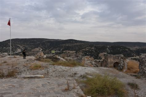 T­a­r­i­h­i­ ­R­a­v­a­n­d­a­ ­K­a­l­e­s­i­ ­i­h­t­i­ş­a­m­ı­y­l­a­ ­z­i­y­a­r­e­t­ç­i­l­e­r­i­n­i­n­ ­i­l­g­i­ ­o­d­a­ğ­ı­